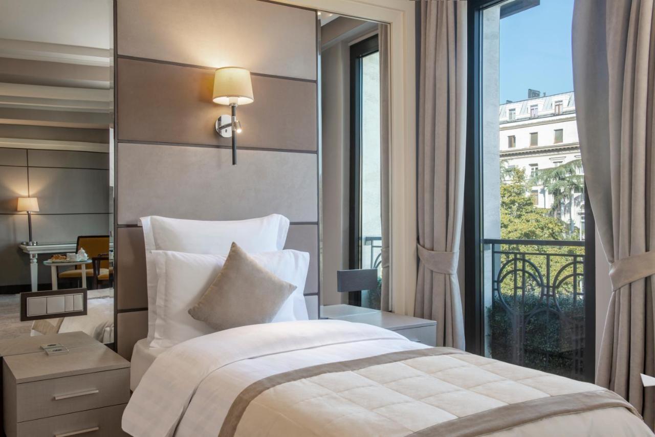 Ambassadori Tbilisi Hotel Exterior photo A single bed